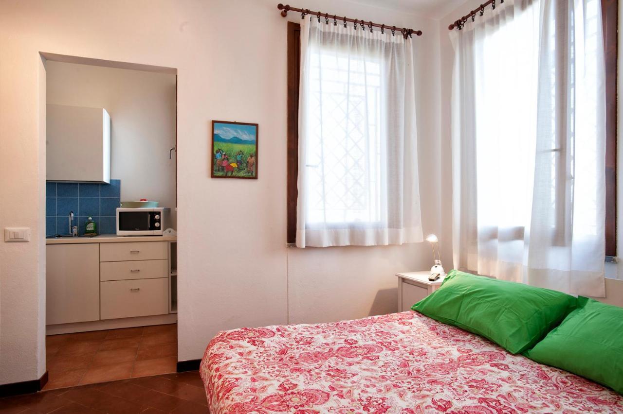 Casa Vacanze Tana Della Volpe Ispra Εξωτερικό φωτογραφία
